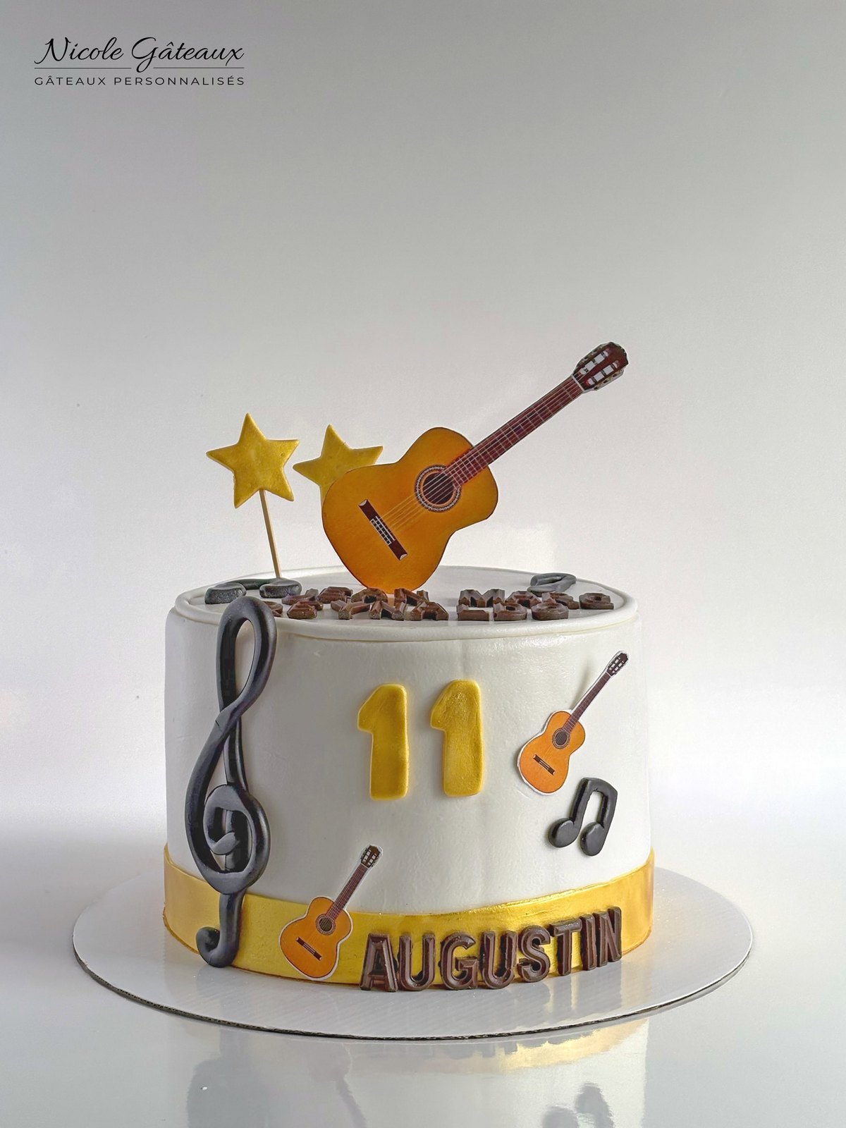 Gâteau musique et guitare blanc et or, 11 ans d'Augustin